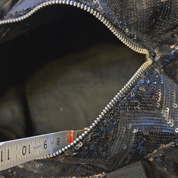 NWOT Vintage PINK Victoria's Secret Duffel Bag w/Black Sequins - Picture 5 of 6